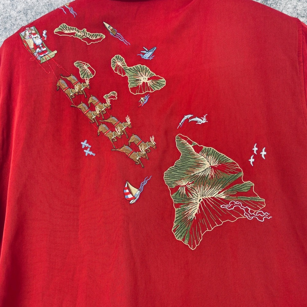Tori Richard Button Down Shirt Men XL Red Silk Christmas Hawaii Santa Reindeer